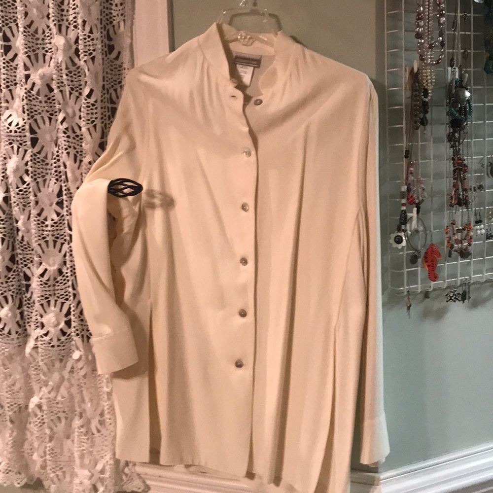 Gorgeous Coldwater Creed tunic top